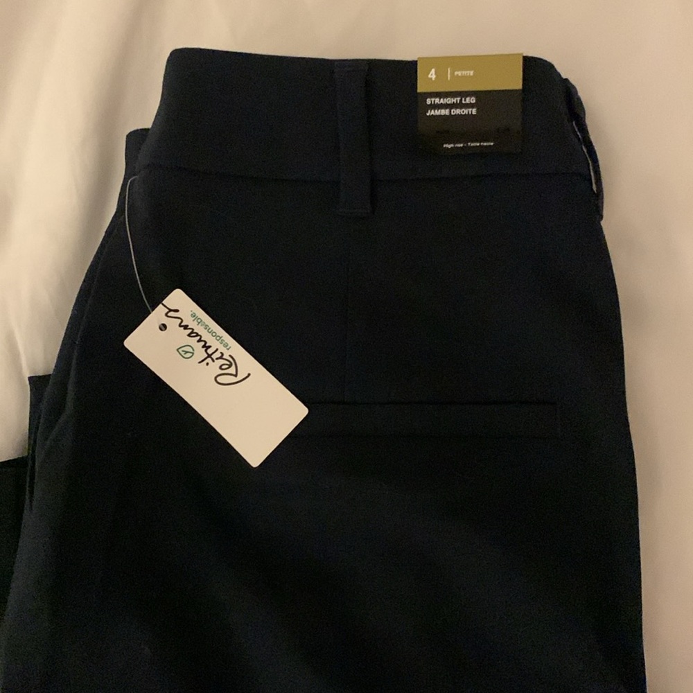 NWT Straight Leg Dress pants NAVY Blue size 4 PETITE